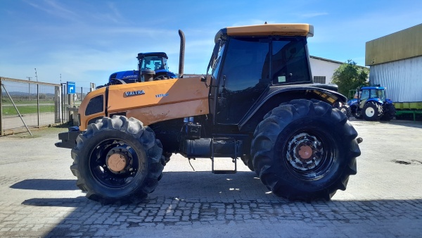 Trator Valtra BH 180 ano 2006