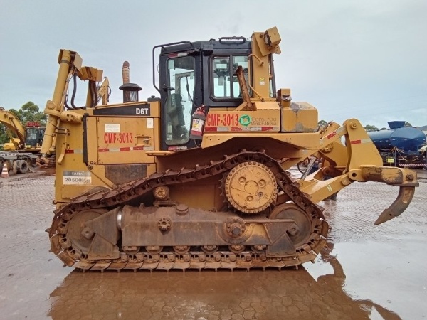 Trator de Esteira Caterpillar D6 T ano 2018
