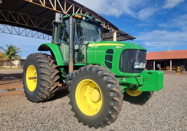 Trator John Deere 6190J ano 2022
