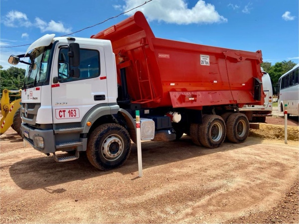 Caminhão Mercedes Benz AXOR 3131 6X4 ano 2020 - AXOR 3131 6X4 - Caminhões e Carretas