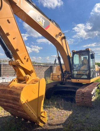 Escavadeira Caterpillar 320DL ano 2010