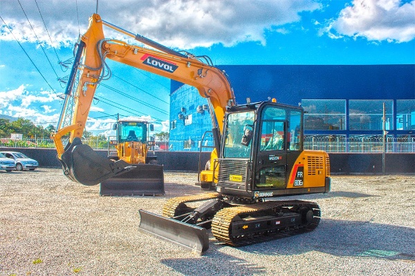 Mini Escavadeira LOVOL FR80E2 ano 2025