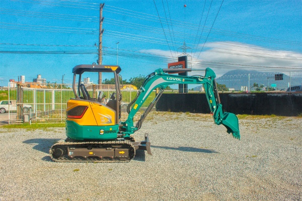 Mini Escavadeira LOVOL FR30F-u ano 2025