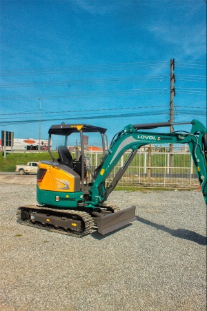 Mini Escavadeira LOVOL FR30F-u ano 2026