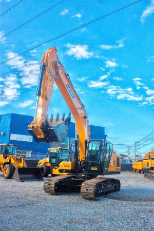 Escavadeira LOVOL FR215F ano 2025