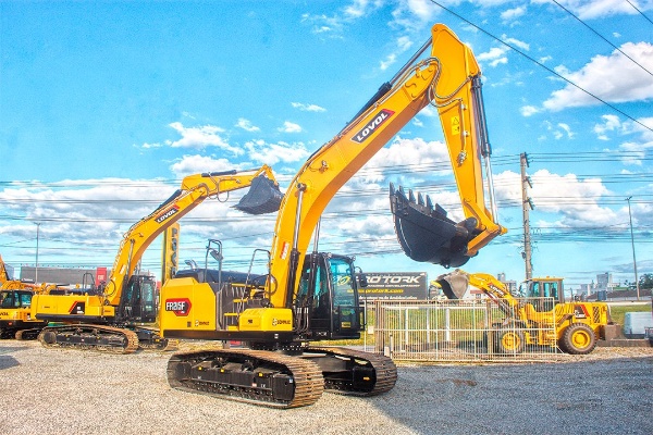 Escavadeira LOVOL FR215F ano 2025