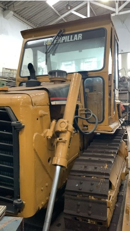 Trator de Esteira Caterpillar D4E ano 1986