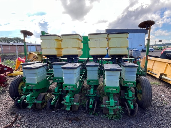 Plantadeira John Deere 907 ano 2008
