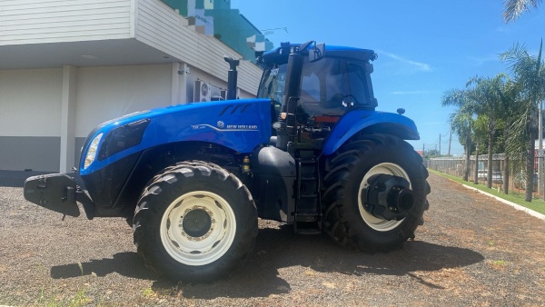 Trator New Holland T8 385 ano 2021