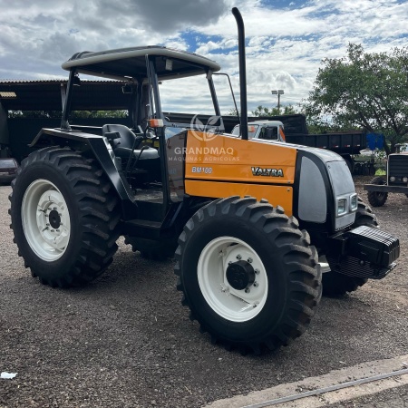 Trator Valtra BM 100 ano 2007