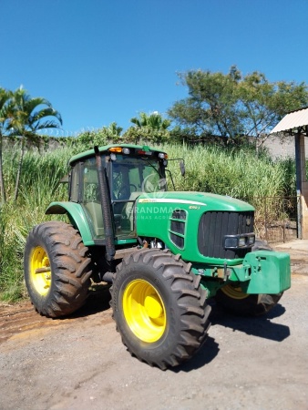 Trator John Deere 6180J ano 2016