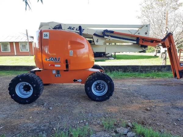 Plataforma JLG 450 AJ ano 2008