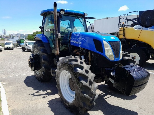 Trator New Holland T7.240 ano 2014 - T7.240 - Máquinas Agrícolas