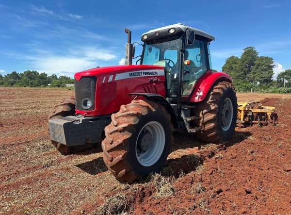 Trator Massey Ferguson MF 7180 ano 2013