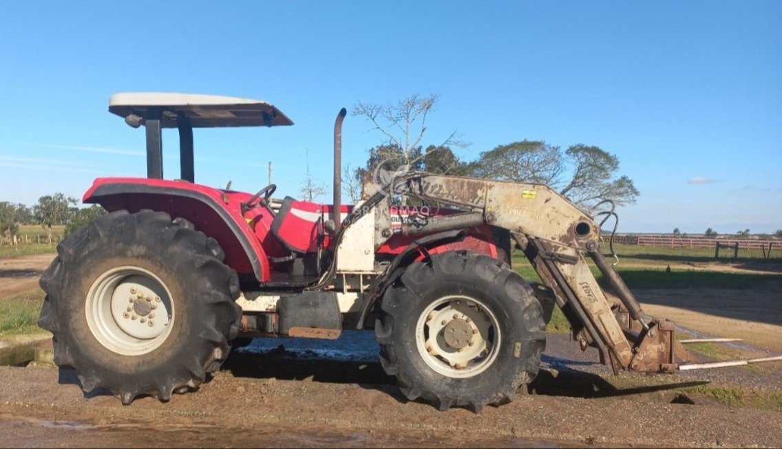 Trator Massey Ferguson MF 4292 ano 2012