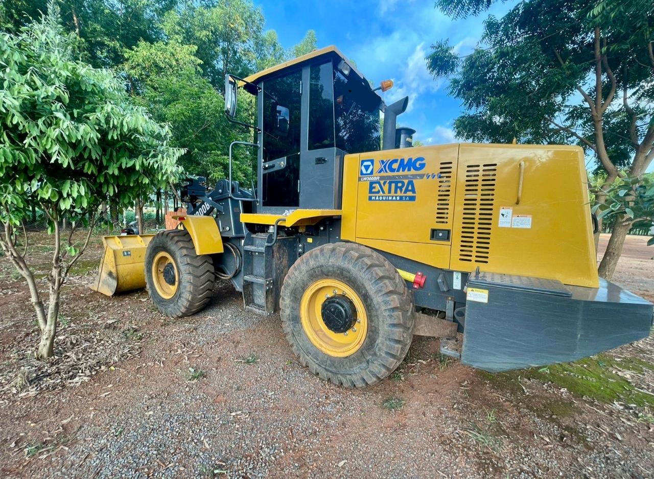Pá Carregadeira XCMG LW300BR