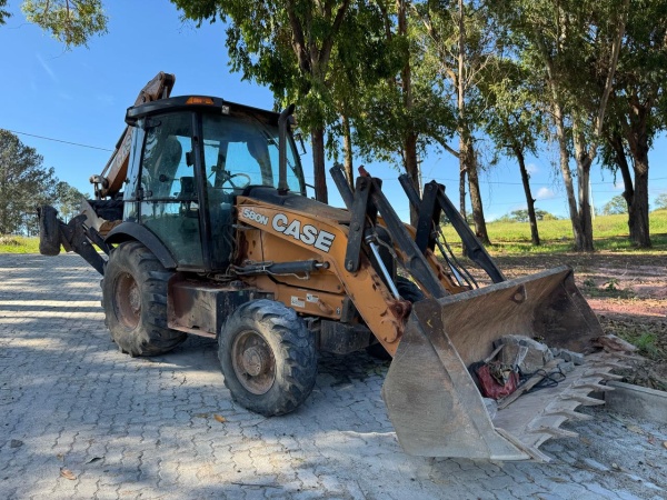 Retroescavadeira Case 580N S2 ano 2023