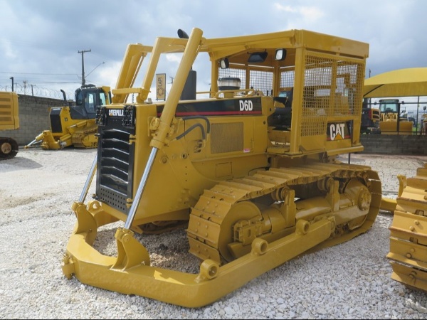 Trator de Esteira Caterpillar D6D ano 1994 - D6D - Máquinas de Linha Amarela