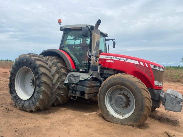 Trator Massey Ferguson 8690 ano 2014