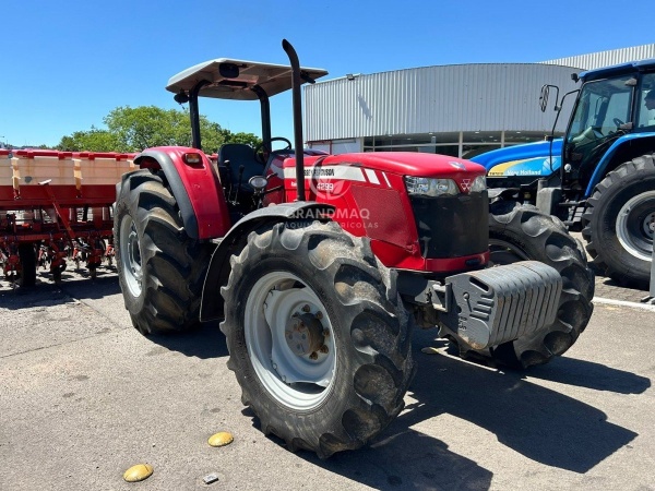 Trator Massey Ferguson 4299 ano 2016