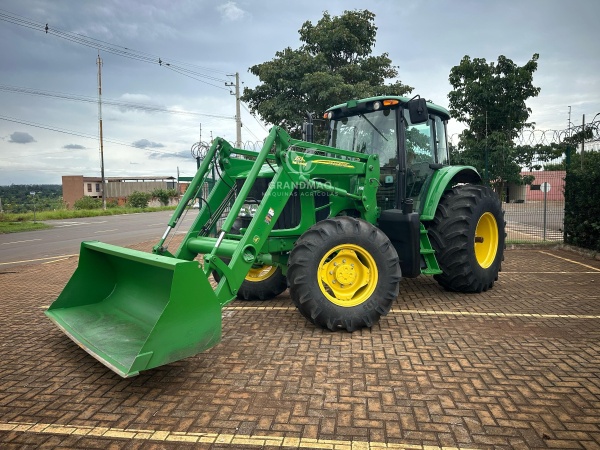 Trator John Deere 6135J ano 2019