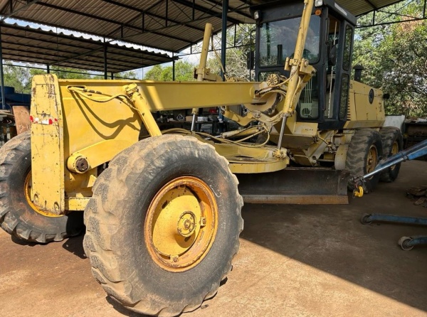 Motoniveladora Komatsu GD 555-3 ano 1993