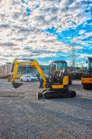 Mini Escavadeira Yanmar VIO 30 ano 2022