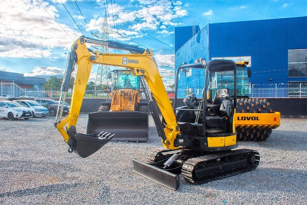 Mini Escavadeira Yanmar VIO 30 ano 2022