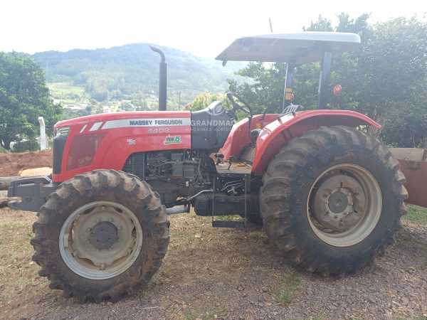 Trator Massey Ferguson MF 4408 ano 2024