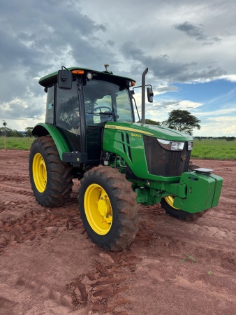 Trator John Deere 5090E ano 2021