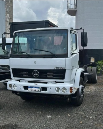 Caminhão Mercedes Benz Atron 1719 ano 2013
