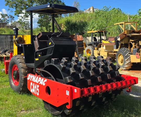 Rolo Compactador Dynapac CA15 ano 1988 - CA15 - Pavimentação e Infraestrutura