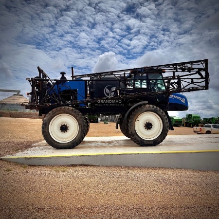 Pulverizador Autopropelido New Holland SP3500 ano 2013