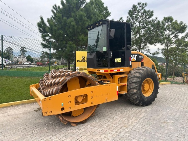 Rolo Compactador Caterpillar CP 533E