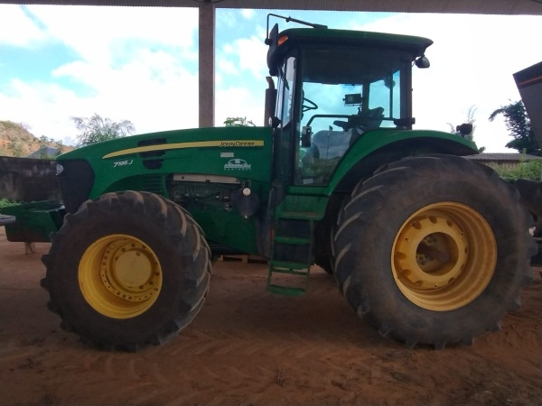 Trator John Deere 7195J ano 2014