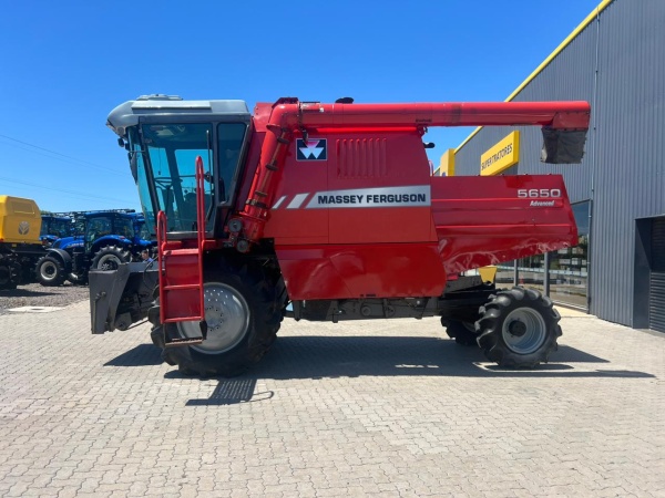 Colheitadeira Massey Ferguson MF 5650 ano 2009