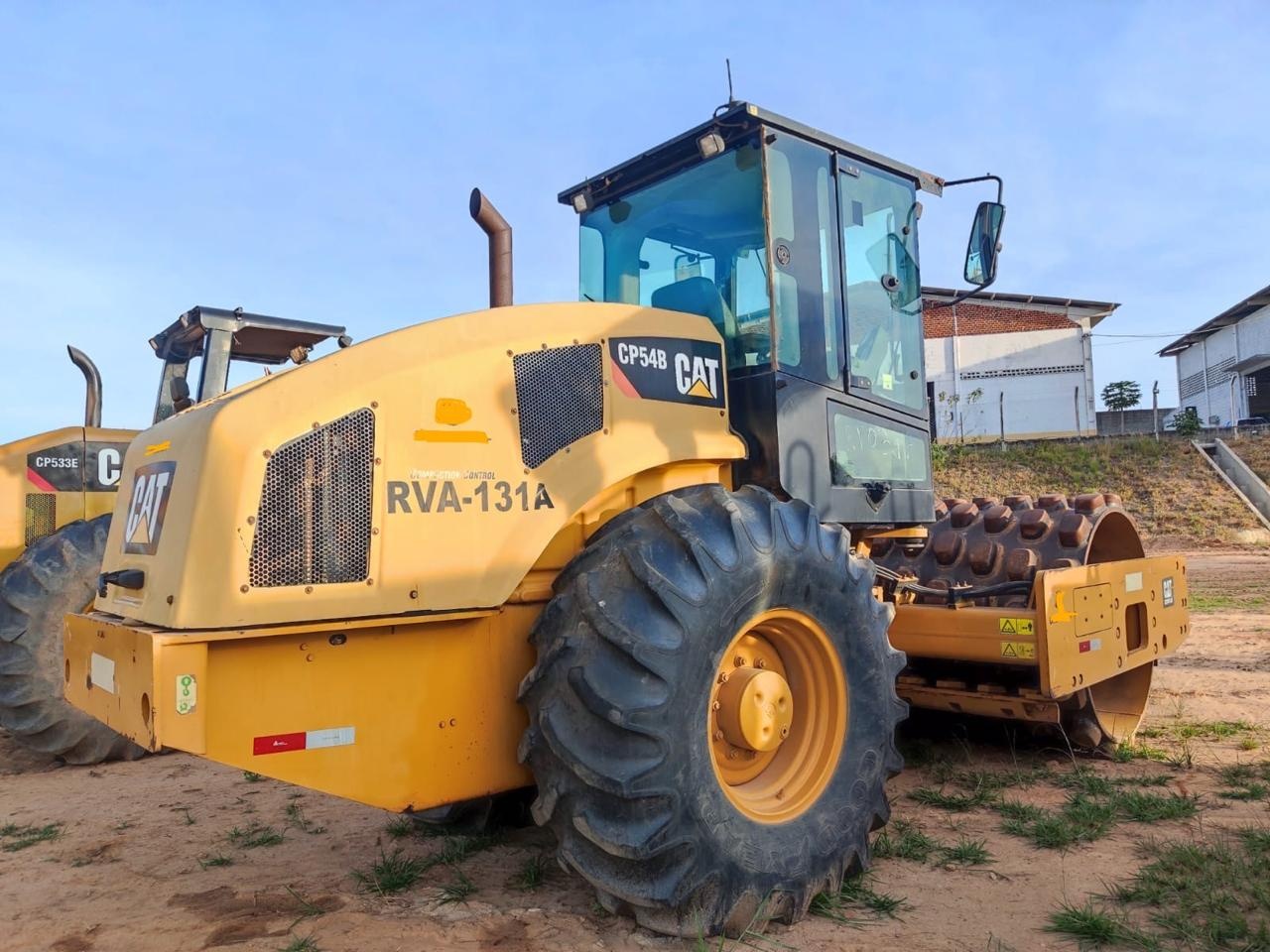 Rolo Compactador Caterpillar CP54B ano 2014