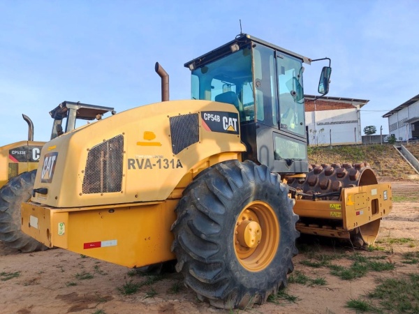 Rolo Compactador Caterpillar CP54B ano 2014