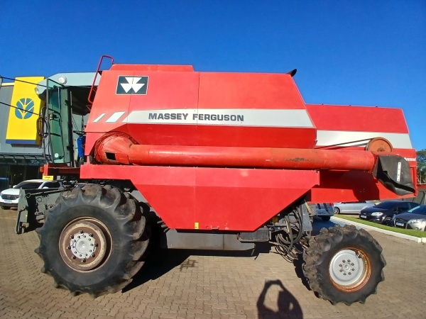 Colheitadeira Massey Ferguson MF32 ano 2009