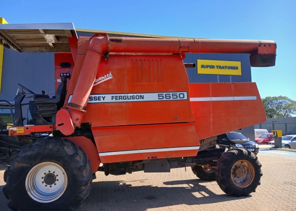 Colheitadeira Massey Ferguson MF 5650 ano 2004