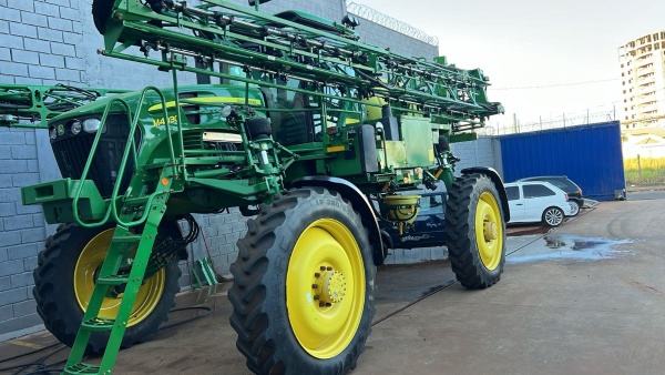 Pulverizador Autopropelido John Deere M4030 ano 2019