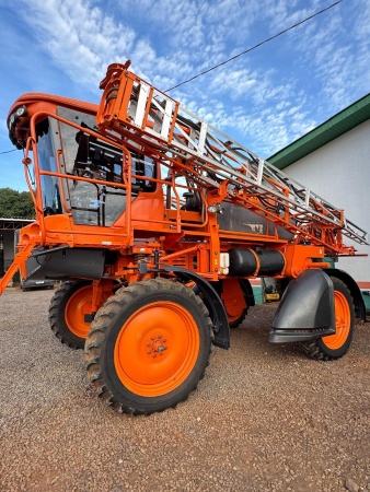 Pulverizador Autopropelido Jacto Uniport 2000 Plus ano 2015
