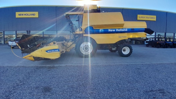 Colheitadeira New Holland TC 5090   ano 2009 - TC 5090   - Máquinas Agrícolas