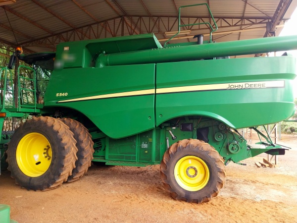Colheitadeira John Deere S540 ano 2013