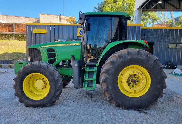 Trator John Deere 6150J ano 2018