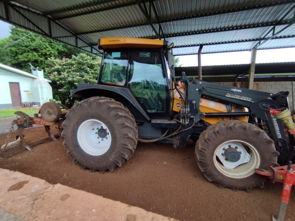 Trator Valtra BM 100 R ano 2018