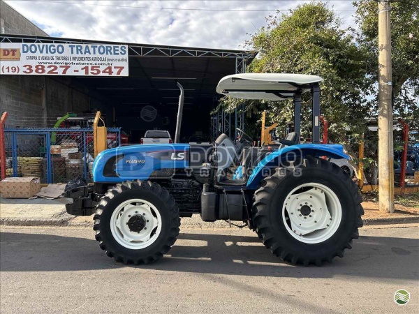 Trator LS Tractor Plus 90 plataformado ano 2017