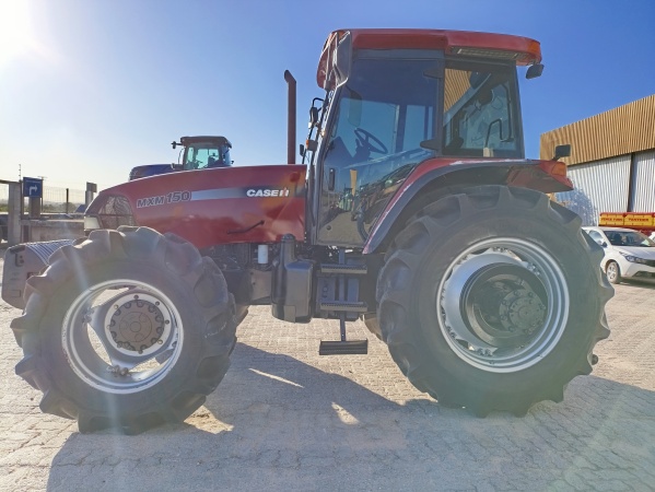 Trator Case Maxxum 150 ano 2010