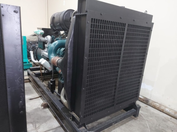 Gerador de Energia Cummins 500 kVA ano 2010