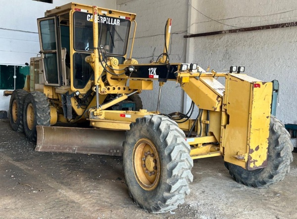Motoniveladora Caterpillar 12K ano 2016